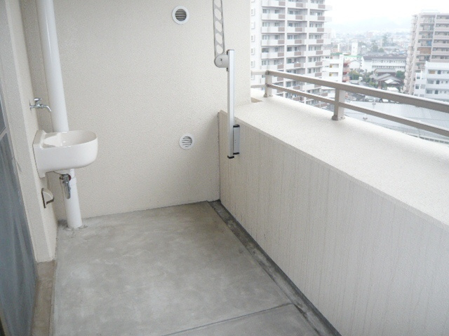 アルフィーネ久留米諏訪野町【キャッシュバック対象物件】のバルコニー