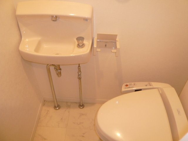 アルフィーネ久留米諏訪野町【キャッシュバック対象物件】のトイレ