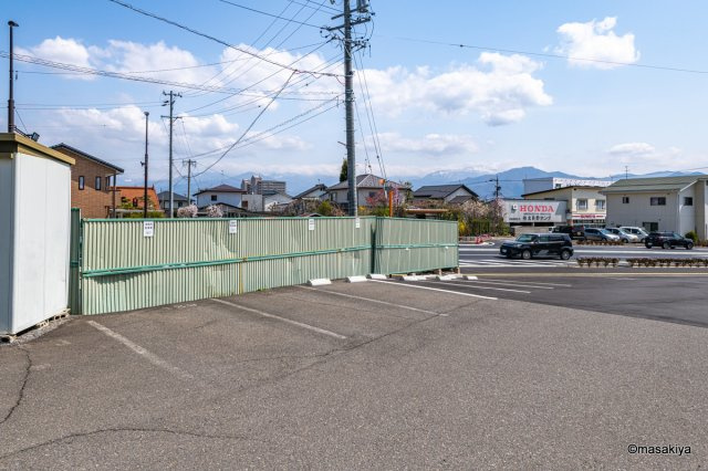 ブラウンヒルズ1番館の駐車場