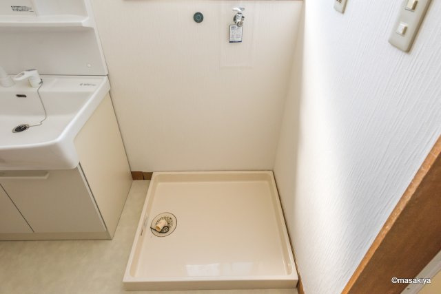 コーポ吉田の洗面所|室内洗濯機置場