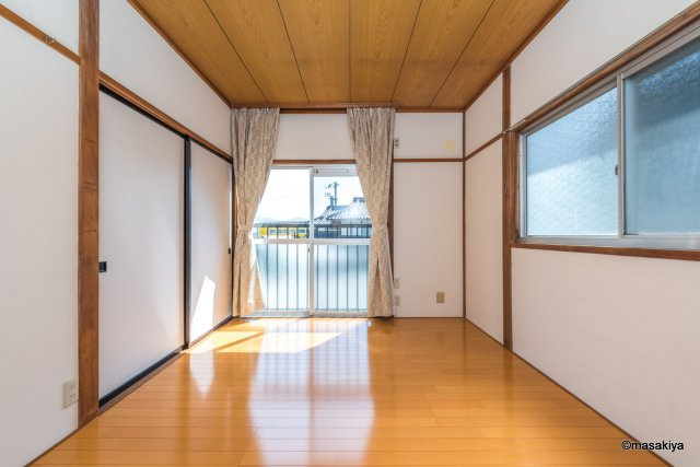 コーポ吉田の寝室|リビング