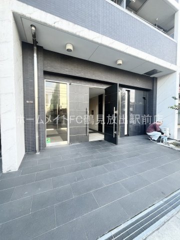 グランツ鶴見のエントランス