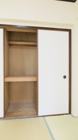 エスケーパレス道頓の収納