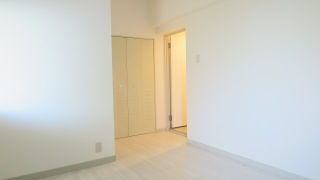 エスケーパレス道頓の洋室