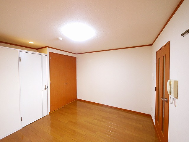 KBK高天ビルの洋室