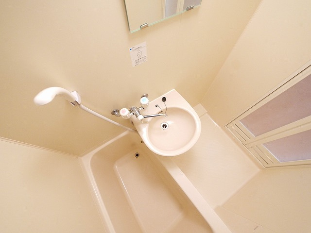 KBK高天ビルの浴室|コンパクトで使いやすいお風呂です