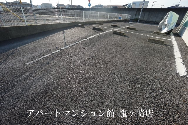 ルクリアの駐車場