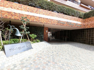 【エントランス】 | JR京浜東北線・根岸線「大森」駅徒歩4分、京急本線「大森海岸」駅徒歩7分と好立地
雨の日や帰宅時間が遅い方も安心です。