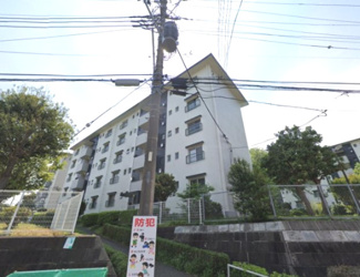 【外観】 | 水回りに窓が有り換気良好です
LDKと一体感のある使いやすいシステムキッチン。お部屋を広く大型収納有り♪
