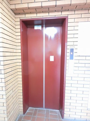 【その他共用部分】 | トーカンマンション山手 | お買い物時やベビーカーの出し入れに便利なエレベーター付