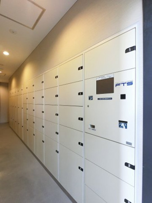 【その他共用部分】 | リヴァリエB号棟 | 不在時にもお荷物が受け取れる宅配ボックス