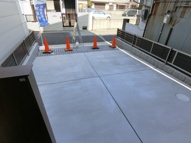 神戸市垂水区御霊町　新築戸建の駐車場