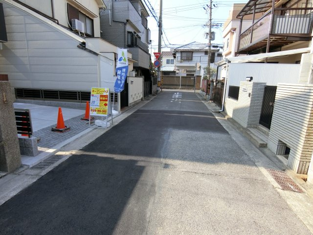 神戸市垂水区御霊町　新築戸建の前面道路含む現地写真