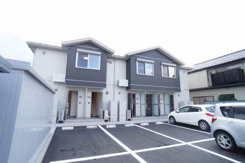 レジナスの駐車場