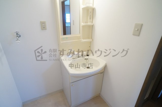 エンジェル坂下の洗面所