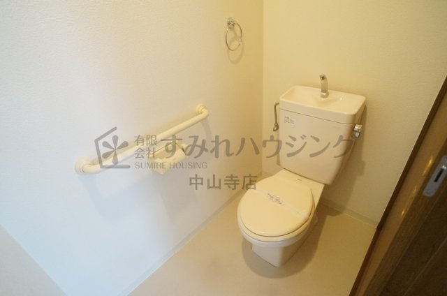 エンジェル坂下のトイレ|※ウォシュレット設置前