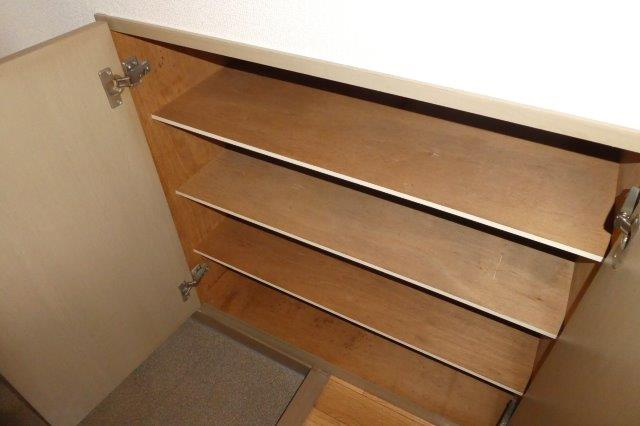 ドミール小野の内装|シューズボックス