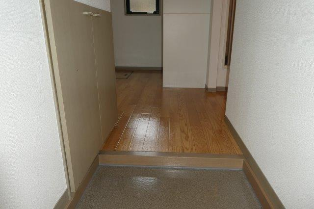 ドミール小野の玄関