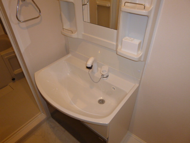 カーサひまわりⅡの独立洗面台|洗髪洗面化粧台