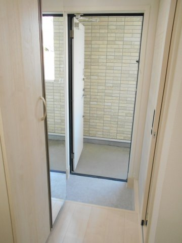 パルトネール市川の玄関