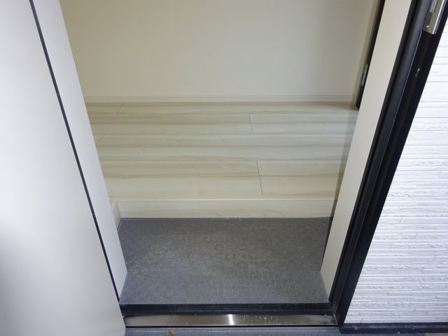 GLADI京成小岩の玄関