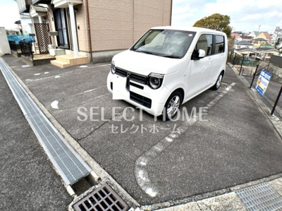 【駐車場】 | ＢＩＦＲＯＳＴ　Ｂ | 駐車場完備です