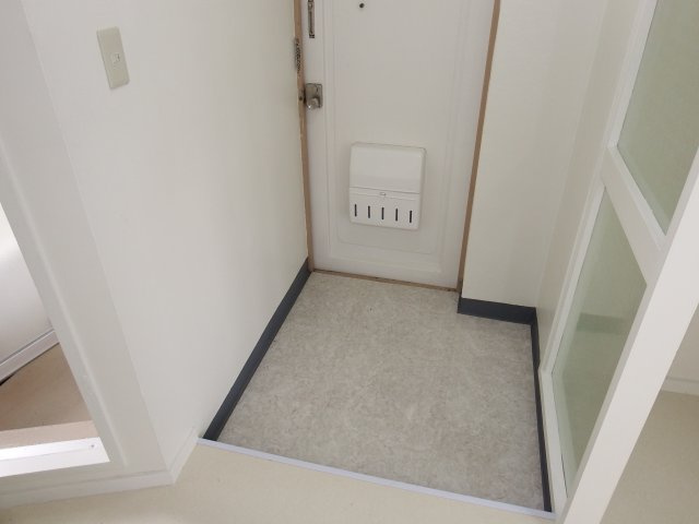 ビレッジハウス中桜田の玄関