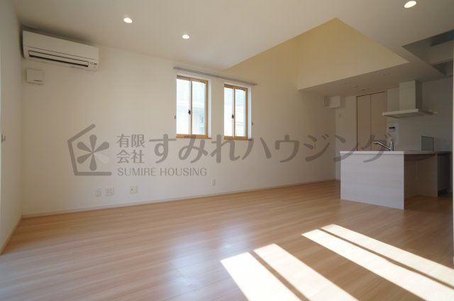 シャレー山手台の居間・リビング