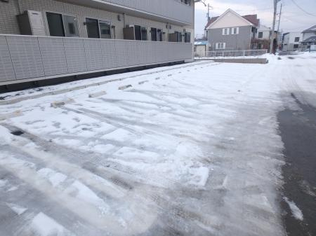 リジエール西仙北の駐車場