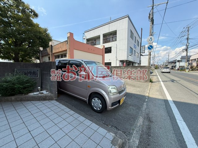 シャトレ今町の駐車場