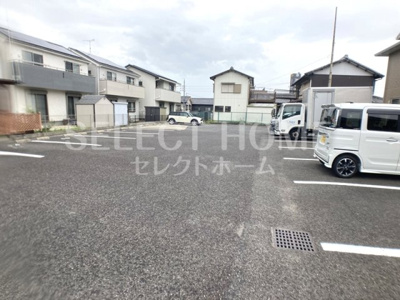 【駐車場】 | ベルコリーヌ真宮 | 駐車場があるので、車を買う予定の方も安心です
