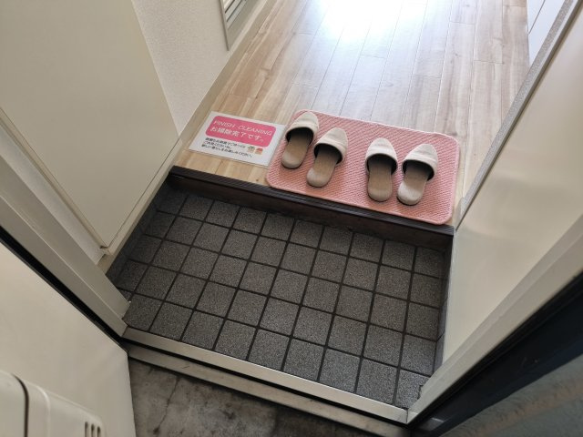 メゾンプリメールの玄関