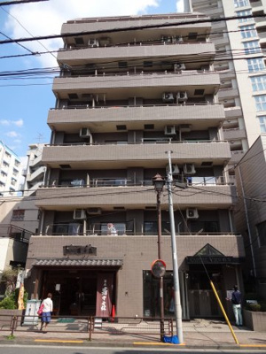 【外観】 | キャピタルビュー根岸 | キャピタルビュー根岸　山手線鶯谷駅から徒歩３分・日比谷線入谷駅から徒歩４分の好立地！
コンビニなど近くで買い物便利！鉄骨鉄筋コンクリート造の分譲タイプ！オートロック付でセキュリティー安心！