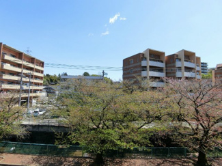 【展望】 | バルコニーからの眺望です♪周りに視界を遮る建物がないので景色がよく見渡せます！