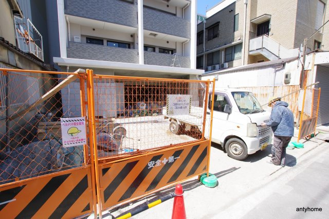 ファーストフィオーレ梅田イースト　仲介手数料無料の駐車場