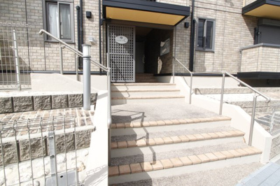 【エントランス】 | ヴィルヌーブＣ