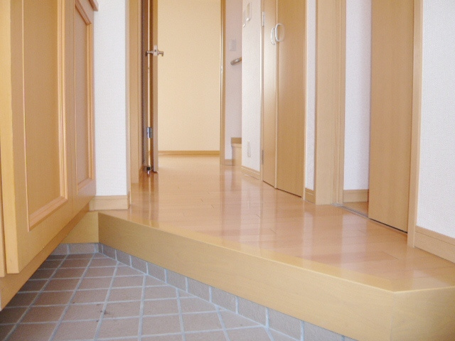 ラフィネ壱番館【キャッシュバック対象物件】の玄関