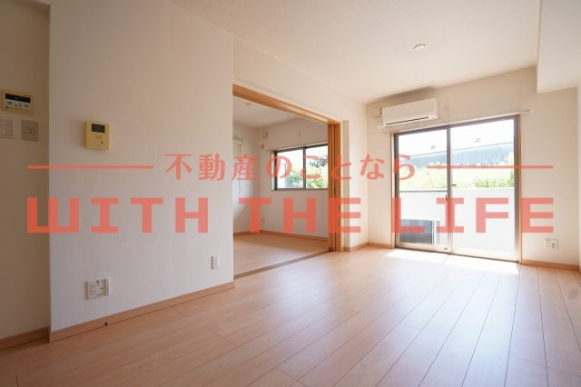 グリーンキャッスル【10,000円キャッシュバック対象物件】の居間・リビング|ゆったり過ごせるリビングです