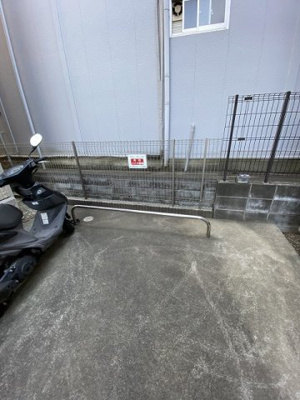 【その他共用部分】 | サニープレイス | 敷地内にバイク置き場を完備しています！バイクをお持ちの方にオススメです♪(有料)