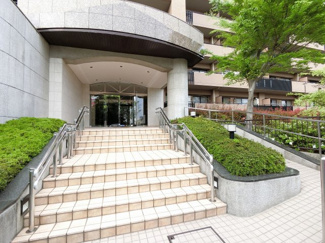 【エントランス】 | 京浜急行線「生麦」駅徒歩8分の好立地
通勤時間の短縮でご家族と過ごす時間を増やす事が出来ます。
