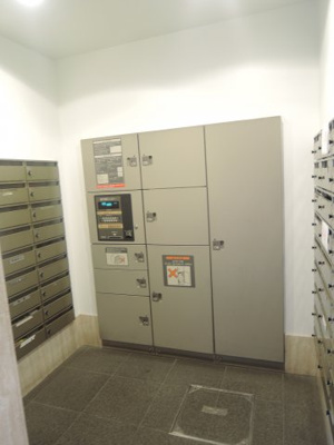 【その他共用部分】 | クレストフォルム横浜関内 | 集合ポスト・不在時にもお荷物が受け取れる宅配ボックス