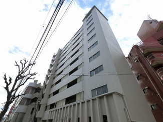 【外観】 | 南西角部屋・二面バルコニーにつき採光・通風良好
独立性の高い洋室は子供部屋、書斎など多目的利用が可能♪