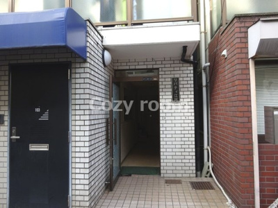 【エントランス】 | リバティ江坂 | マンション入口です