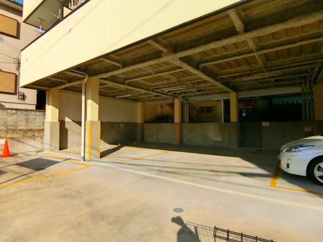 アンソレイユの駐車場