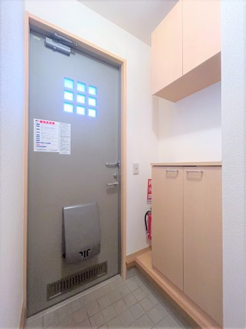 ミューローズ長橋Ⅱの玄関