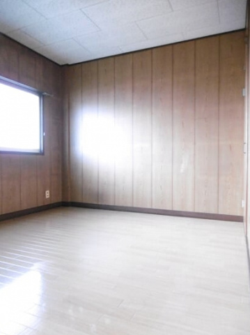 福寿コーポの洋室