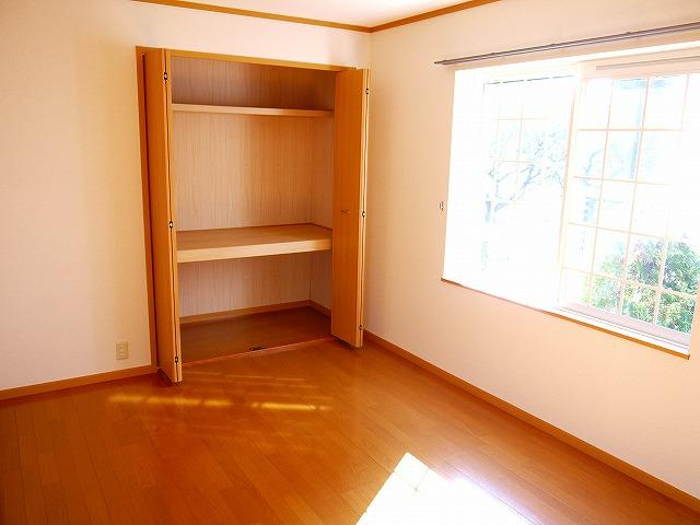 ガレリアの洋室|ゆったりした洋室です