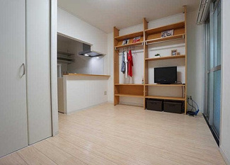 【居間・リビング】 | 松山市平和通3丁目一棟マンション