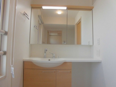 【独立洗面台】 | コージーハウス | 独立洗面台で身支度をすべて済ませてしまいましょう