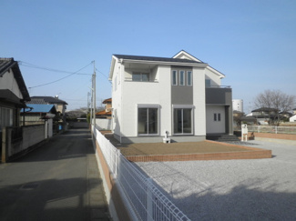 【前面道路含む現地写真】 | 前面道路含む現地写真です